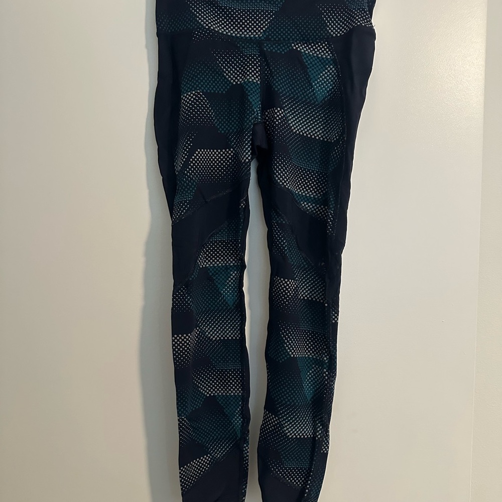 Mesh Patterned Leggings